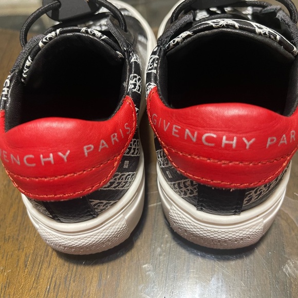 Givenchy toddler shoes. Size 21 - Picture 2 of 6